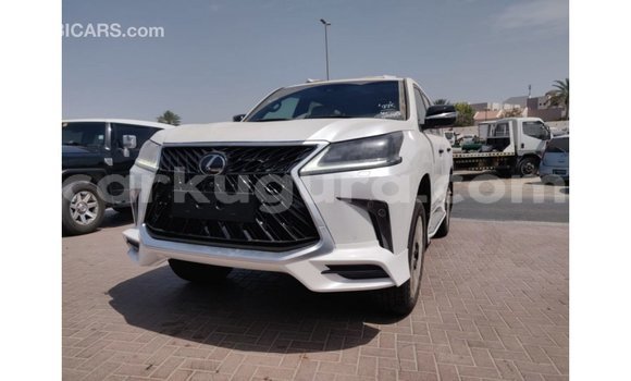 Acheter Import Voiture Lexus LX Blanc à Import - Dubai, Bujumbura Acheter Import Voiture Lexus LX Blanc à Import - Dubai, Bujumbura