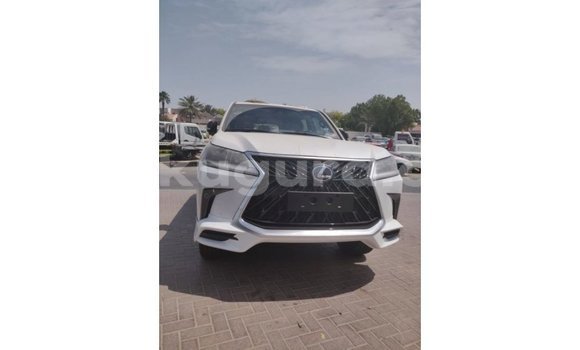 Acheter Import Voiture Lexus LX Blanc à Import - Dubai, Bujumbura Acheter Import Voiture Lexus LX Blanc à Import - Dubai, Bujumbura
