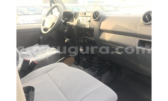 Acheter Import Voiture Toyota Land Cruiser Blanc à Import - Dubai, Bujumbura Acheter Import Voiture Toyota Land Cruiser Blanc à Import - Dubai, Bujumbura