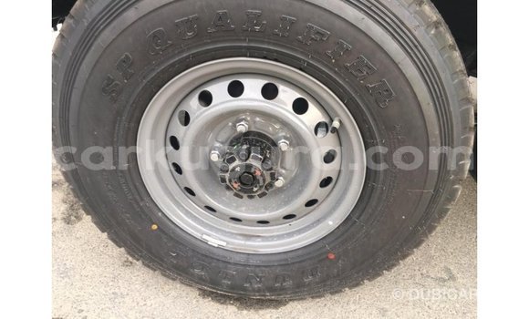 Nunua Imported Toyota Land Cruiser Nyeupe Gari ndani ya Import - Dubai nchini Bujumbura Nunua Imported Toyota Land Cruiser Nyeupe Gari ndani ya Import - Dubai nchini Bujumbura