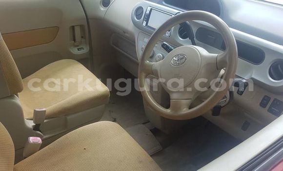Acheter Occasion Voiture Toyota Porte Rouge à Bujumbura, Bujumbura Acheter Occasion Voiture Toyota Porte Rouge à Bujumbura, Bujumbura