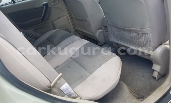 Acheter Occasion Voiture Toyota RAV4 Beige à Bujumbura, Bujumbura Acheter Occasion Voiture Toyota RAV4 Beige à Bujumbura, Bujumbura