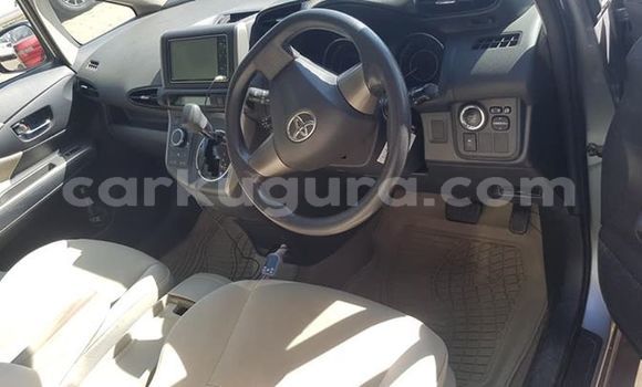 Acheter Occasion Voiture Toyota Wish Gris à Bujumbura, Bujumbura Acheter Occasion Voiture Toyota Wish Gris à Bujumbura, Bujumbura