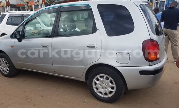 Acheter Occasion Voiture Toyota Spacio Gris à Bujumbura, Bujumbura Acheter Occasion Voiture Toyota Spacio Gris à Bujumbura, Bujumbura