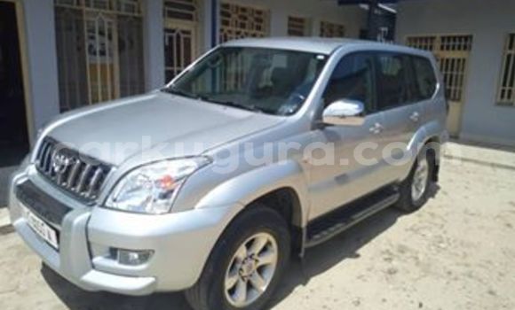 Nunua Ilio tumika Toyota Land Cruiser Prado Fedha Gari ndani ya Bujumbura nchini Bujumbura Nunua Ilio tumika Toyota Land Cruiser Prado Fedha Gari ndani ya Bujumbura nchini Bujumbura