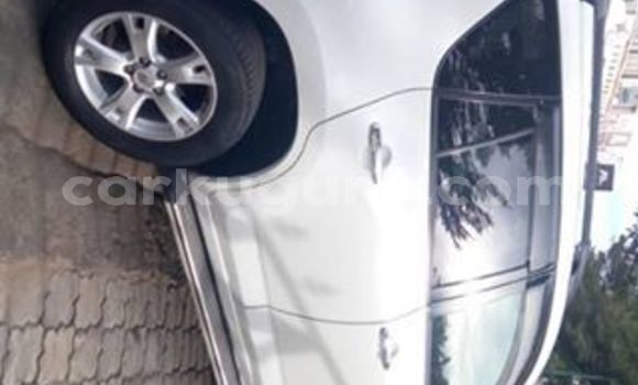 Nunua Ilio tumika Toyota RAV4 Nyeupe Gari ndani ya Bujumbura nchini Bujumbura Nunua Ilio tumika Toyota RAV4 Nyeupe Gari ndani ya Bujumbura nchini Bujumbura
