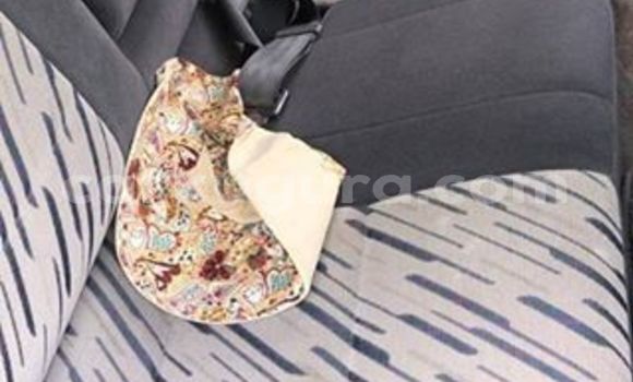 Nunua Ilio tumika Toyota Land Cruiser Prado Nyeupe Gari ndani ya Bujumbura nchini Bujumbura Nunua Ilio tumika Toyota Land Cruiser Prado Nyeupe Gari ndani ya Bujumbura nchini Bujumbura