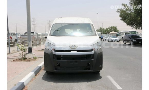 Acheter Import Voiture Toyota Hiace Blanc à Import - Dubai, Bujumbura Acheter Import Voiture Toyota Hiace Blanc à Import - Dubai, Bujumbura
