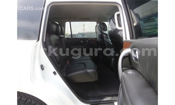 Acheter Import Voiture Nissan Patrol Blanc à Import - Dubai, Bujumbura Acheter Import Voiture Nissan Patrol Blanc à Import - Dubai, Bujumbura
