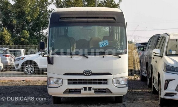 Nunua Imported Toyota Coaster Nyeupe Gari ndani ya Import - Dubai nchini Bujumbura Nunua Imported Toyota Coaster Nyeupe Gari ndani ya Import - Dubai nchini Bujumbura