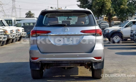 Nunua Imported Toyota Fortuner Nyingine Gari ndani ya Import - Dubai nchini Bujumbura Nunua Imported Toyota Fortuner Nyingine Gari ndani ya Import - Dubai nchini Bujumbura