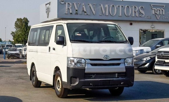 Nunua Imported Toyota Hiace Nyeupe Gari ndani ya Import - Dubai nchini Bujumbura Nunua Imported Toyota Hiace Nyeupe Gari ndani ya Import - Dubai nchini Bujumbura