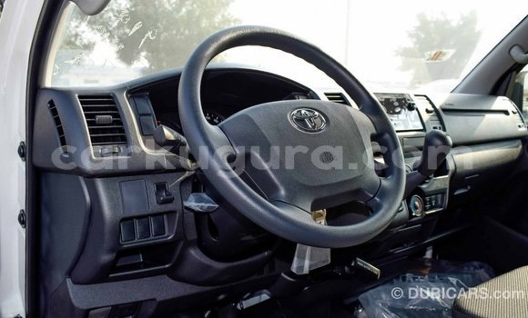 Nunua Imported Toyota Hiace Nyeupe Gari ndani ya Import - Dubai nchini Bujumbura Nunua Imported Toyota Hiace Nyeupe Gari ndani ya Import - Dubai nchini Bujumbura