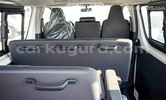 Nunua Imported Toyota Hiace Nyeupe Gari ndani ya Import - Dubai nchini Bujumbura Nunua Imported Toyota Hiace Nyeupe Gari ndani ya Import - Dubai nchini Bujumbura
