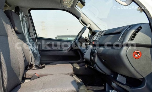 Nunua Imported Toyota Hiace Nyeupe Gari ndani ya Import - Dubai nchini Bujumbura Nunua Imported Toyota Hiace Nyeupe Gari ndani ya Import - Dubai nchini Bujumbura