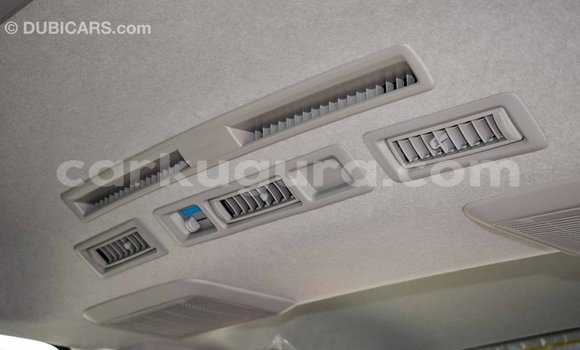 Nunua Imported Toyota Hiace Nyeupe Gari ndani ya Import - Dubai nchini Bujumbura Nunua Imported Toyota Hiace Nyeupe Gari ndani ya Import - Dubai nchini Bujumbura