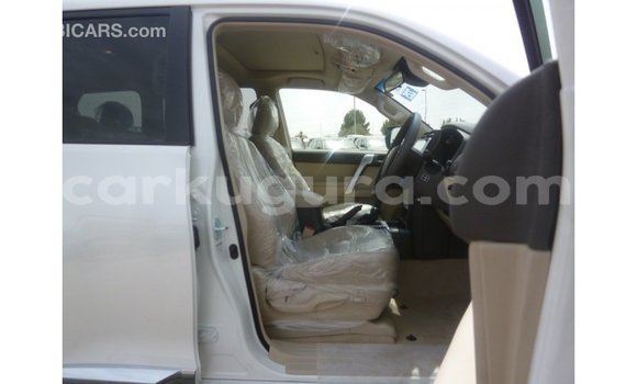 Acheter Import Voiture Toyota Prado Blanc à Import - Dubai, Bujumbura Acheter Import Voiture Toyota Prado Blanc à Import - Dubai, Bujumbura
