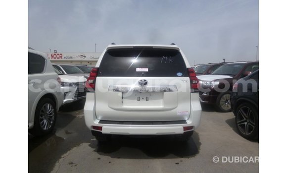 Acheter Import Voiture Toyota Prado Blanc à Import - Dubai, Bujumbura Acheter Import Voiture Toyota Prado Blanc à Import - Dubai, Bujumbura