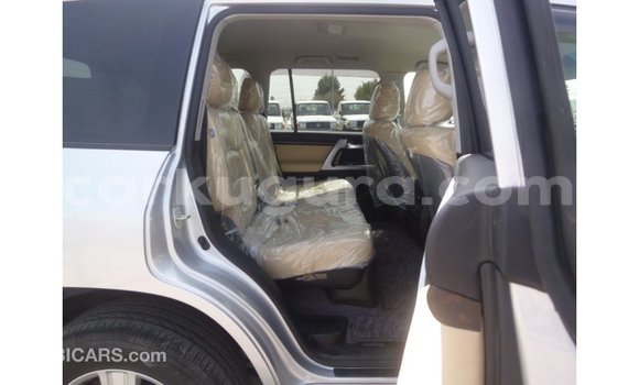 Buy Import Toyota Land Cruiser Other Car in Import - Dubai in Bujumbura Buy Import Toyota Land Cruiser Other Car in Import - Dubai in Bujumbura