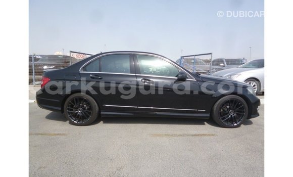Acheter Import Voiture Mercedes-Benz 190 Noir à Import - Dubai, Bujumbura Acheter Import Voiture Mercedes-Benz 190 Noir à Import - Dubai, Bujumbura