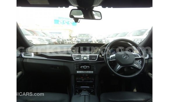 Acheter Import Voiture Mercedes-Benz 200 Bleu à Import - Dubai, Bujumbura Acheter Import Voiture Mercedes-Benz 200 Bleu à Import - Dubai, Bujumbura