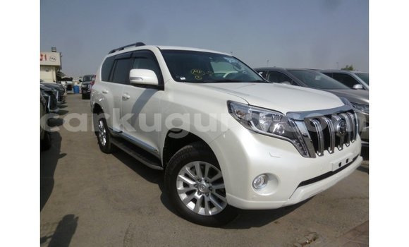 Acheter Import Voiture Toyota Prado Blanc à Import - Dubai, Bujumbura Acheter Import Voiture Toyota Prado Blanc à Import - Dubai, Bujumbura
