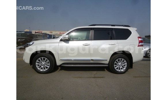 Acheter Import Voiture Toyota Prado Blanc à Import - Dubai, Bujumbura Acheter Import Voiture Toyota Prado Blanc à Import - Dubai, Bujumbura