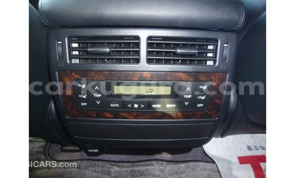 Acheter Import Voiture Toyota Land Cruiser Blanc à Import - Dubai, Bujumbura Acheter Import Voiture Toyota Land Cruiser Blanc à Import - Dubai, Bujumbura
