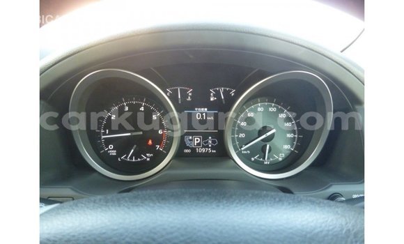 Acheter Import Voiture Toyota Land Cruiser Blanc à Import - Dubai, Bujumbura Acheter Import Voiture Toyota Land Cruiser Blanc à Import - Dubai, Bujumbura