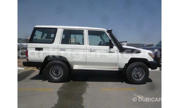Buy Import Toyota Land Cruiser White Car in Import - Dubai in Bujumbura Buy Import Toyota Land Cruiser White Car in Import - Dubai in Bujumbura