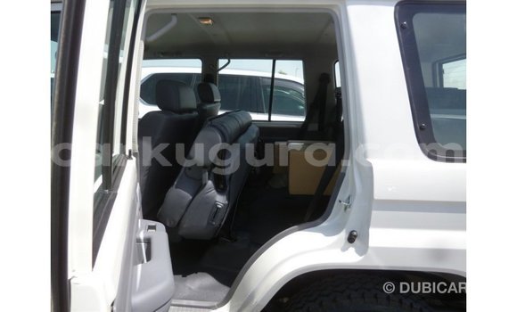 Buy Import Toyota Land Cruiser White Car in Import - Dubai in Bujumbura Buy Import Toyota Land Cruiser White Car in Import - Dubai in Bujumbura