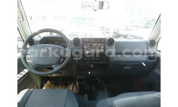 Buy Import Toyota Land Cruiser White Car in Import - Dubai in Bujumbura Buy Import Toyota Land Cruiser White Car in Import - Dubai in Bujumbura