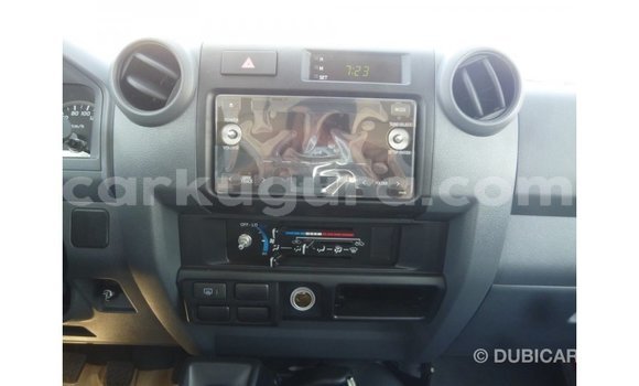 Acheter Import Voiture Toyota Land Cruiser Blanc à Import - Dubai, Bujumbura Acheter Import Voiture Toyota Land Cruiser Blanc à Import - Dubai, Bujumbura