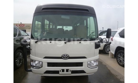 Nunua Imported Toyota Coaster Nyeupe Gari ndani ya Import - Dubai nchini Bujumbura Nunua Imported Toyota Coaster Nyeupe Gari ndani ya Import - Dubai nchini Bujumbura