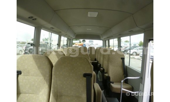 Nunua Imported Toyota Coaster Nyeupe Gari ndani ya Import - Dubai nchini Bujumbura Nunua Imported Toyota Coaster Nyeupe Gari ndani ya Import - Dubai nchini Bujumbura