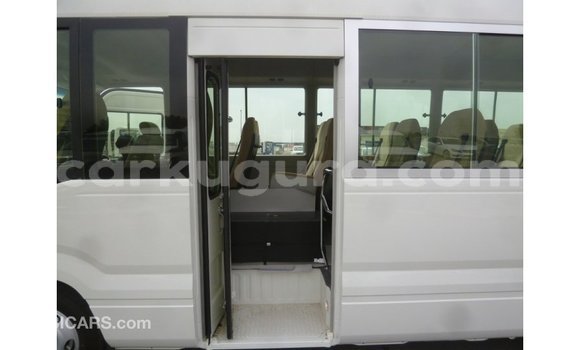 Nunua Imported Toyota Coaster Nyeupe Gari ndani ya Import - Dubai nchini Bujumbura Nunua Imported Toyota Coaster Nyeupe Gari ndani ya Import - Dubai nchini Bujumbura