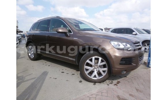 Acheter Import Voiture Volkswagen Touareg Marron à Import - Dubai, Bujumbura