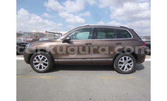Acheter Import Voiture Volkswagen Touareg Marron à Import - Dubai, Bujumbura Acheter Import Voiture Volkswagen Touareg Marron à Import - Dubai, Bujumbura