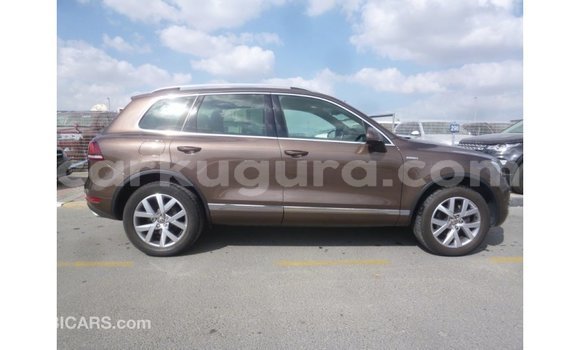 Acheter Import Voiture Volkswagen Touareg Marron à Import - Dubai, Bujumbura Acheter Import Voiture Volkswagen Touareg Marron à Import - Dubai, Bujumbura