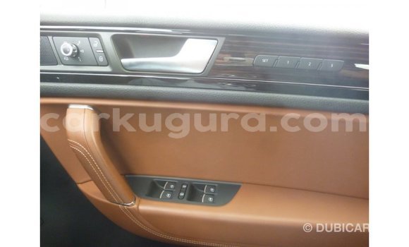 Acheter Import Voiture Volkswagen Touareg Marron à Import - Dubai, Bujumbura Acheter Import Voiture Volkswagen Touareg Marron à Import - Dubai, Bujumbura