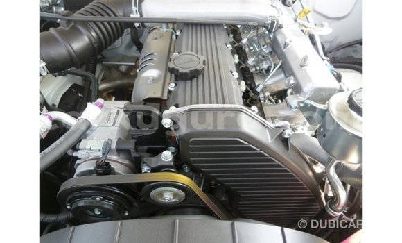 Acheter Import Voiture Toyota Land Cruiser Blanc à Import - Dubai, Bujumbura Acheter Import Voiture Toyota Land Cruiser Blanc à Import - Dubai, Bujumbura