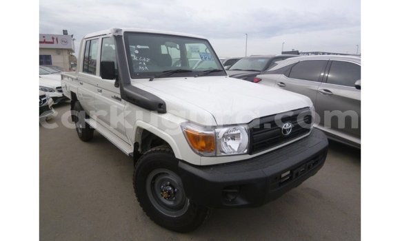 Buy Import Toyota Land Cruiser White Car in Import - Dubai in Bujumbura Buy Import Toyota Land Cruiser White Car in Import - Dubai in Bujumbura