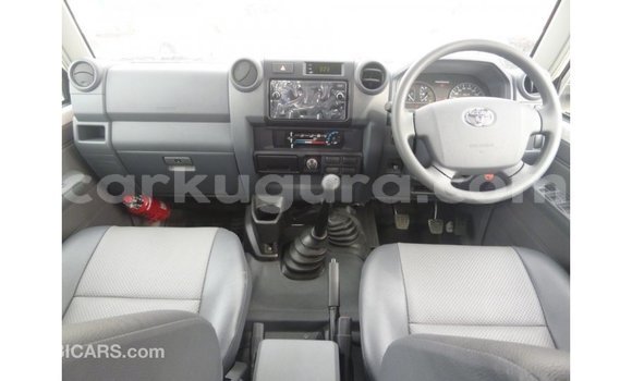 Buy Import Toyota Land Cruiser White Car in Import - Dubai in Bujumbura Buy Import Toyota Land Cruiser White Car in Import - Dubai in Bujumbura