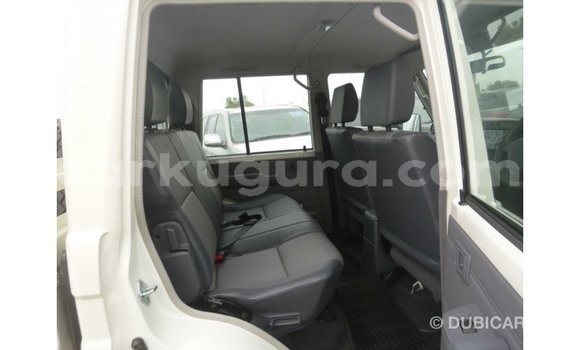 Buy Import Toyota Land Cruiser White Car in Import - Dubai in Bujumbura Buy Import Toyota Land Cruiser White Car in Import - Dubai in Bujumbura