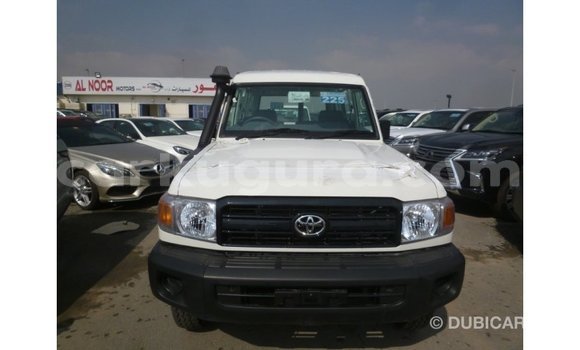 Acheter Import Voiture Toyota Land Cruiser Blanc à Import - Dubai, Bujumbura Acheter Import Voiture Toyota Land Cruiser Blanc à Import - Dubai, Bujumbura