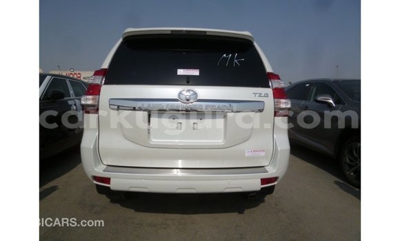 Acheter Import Voiture Toyota Prado Blanc à Import - Dubai, Bujumbura Acheter Import Voiture Toyota Prado Blanc à Import - Dubai, Bujumbura
