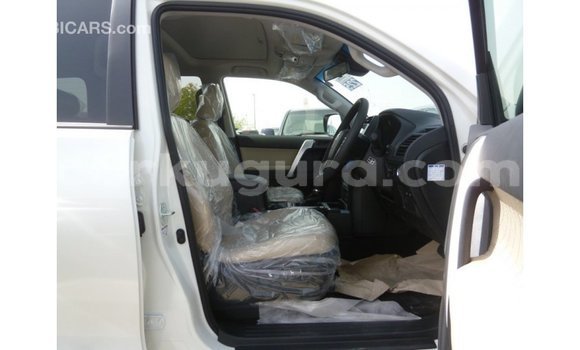 Acheter Import Voiture Toyota Prado Blanc à Import - Dubai, Bujumbura Acheter Import Voiture Toyota Prado Blanc à Import - Dubai, Bujumbura