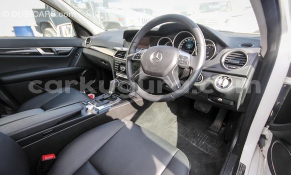 Acheter Import Voiture Mercedes-Benz 200 Blanc à Import - Dubai, Bujumbura Acheter Import Voiture Mercedes-Benz 200 Blanc à Import - Dubai, Bujumbura