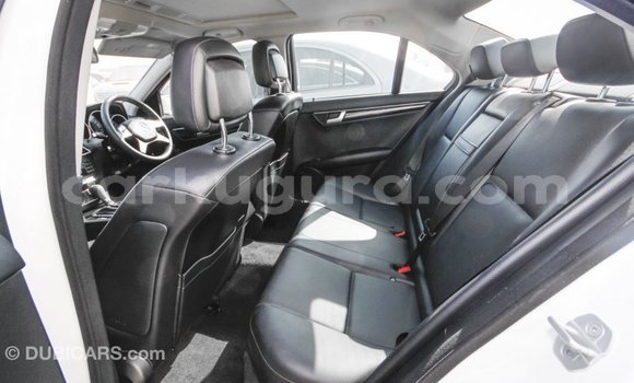 Acheter Import Voiture Mercedes-Benz 200 Blanc à Import - Dubai, Bujumbura Acheter Import Voiture Mercedes-Benz 200 Blanc à Import - Dubai, Bujumbura