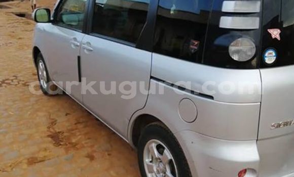 Acheter Occasion Voiture Toyota Sienta Gris à Bujumbura, Bujumbura Acheter Occasion Voiture Toyota Sienta Gris à Bujumbura, Bujumbura